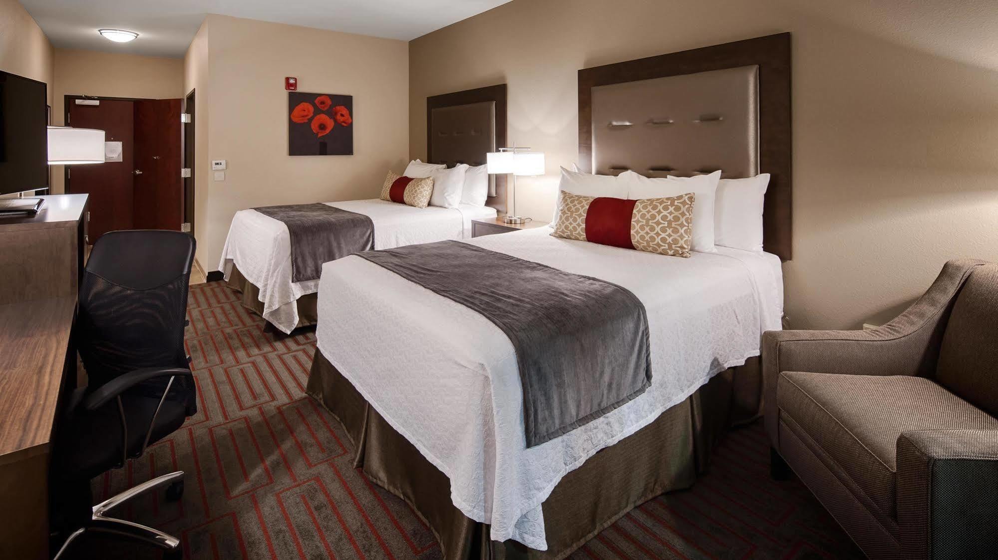 Best Western Plus Stevens County Hotel